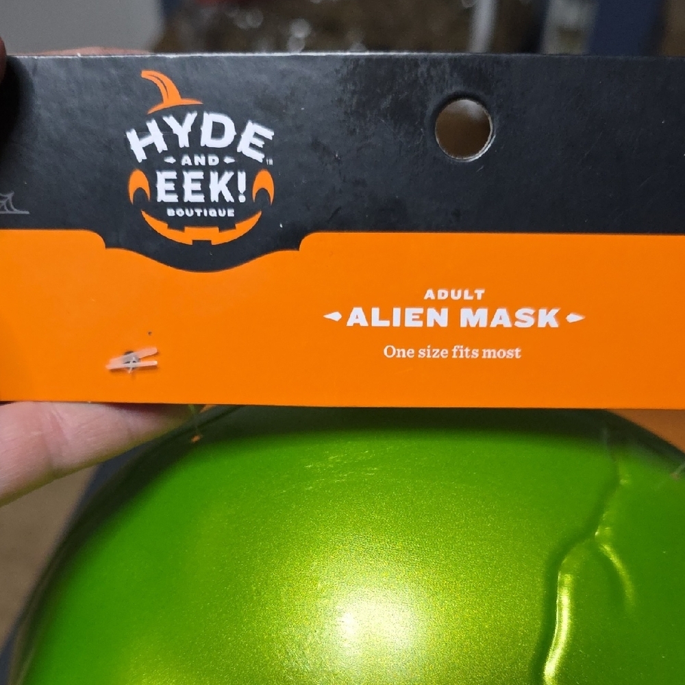 Green Alien Mask - Picture 2 of 4